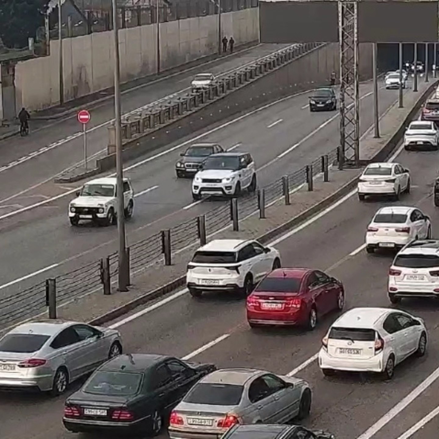 Sürücülərin NƏZƏRİNƏ: Bakıda bu yollarda sıxlıq var - SİYAHI