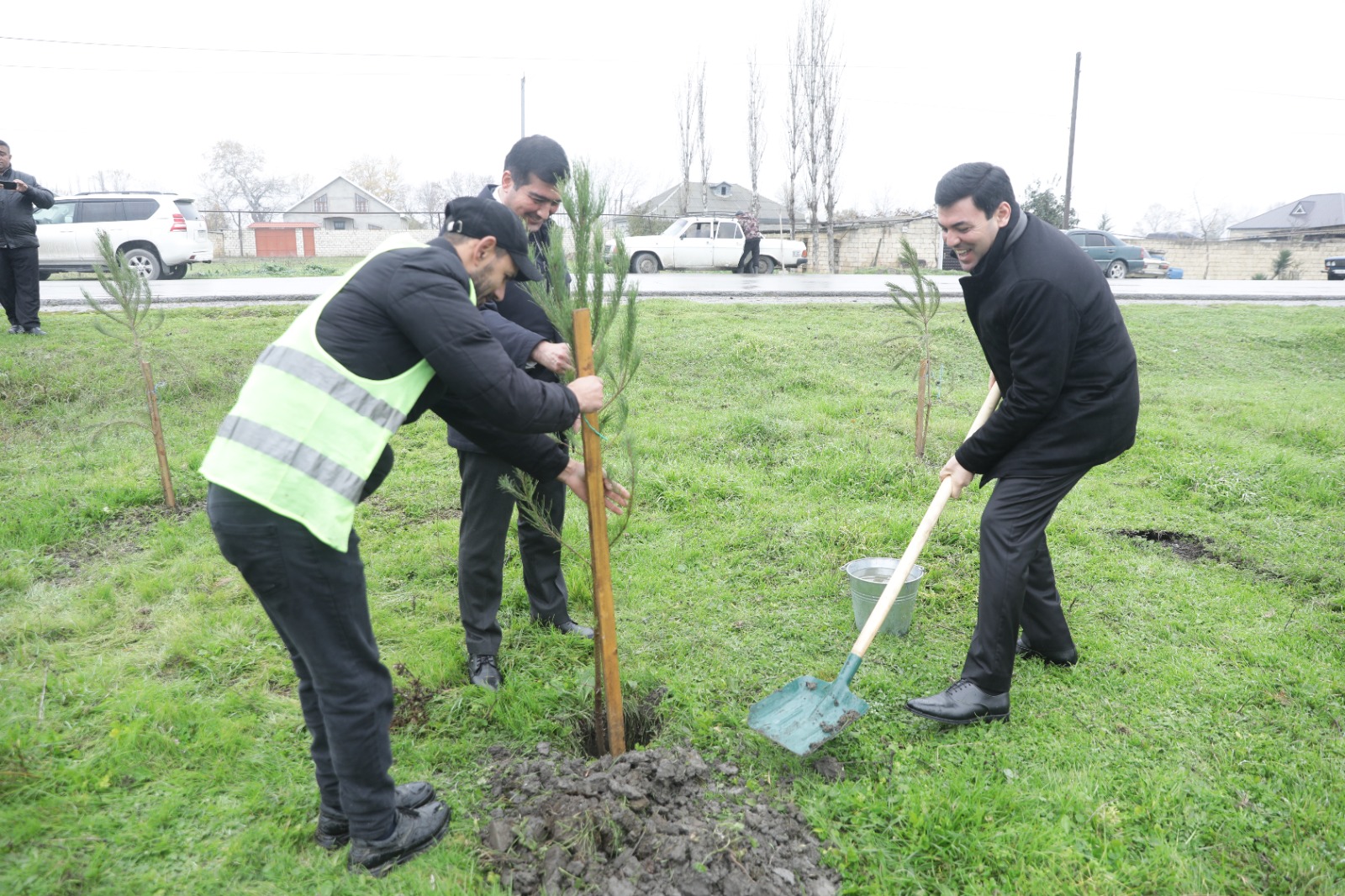 Xaçmaz rayonunda növbəti ağacəkmə aksiyası keçirilib (FOTO)