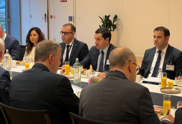 Hikmət Hacıyev NATO-nun Baş Qərargahında olub (FOTO)