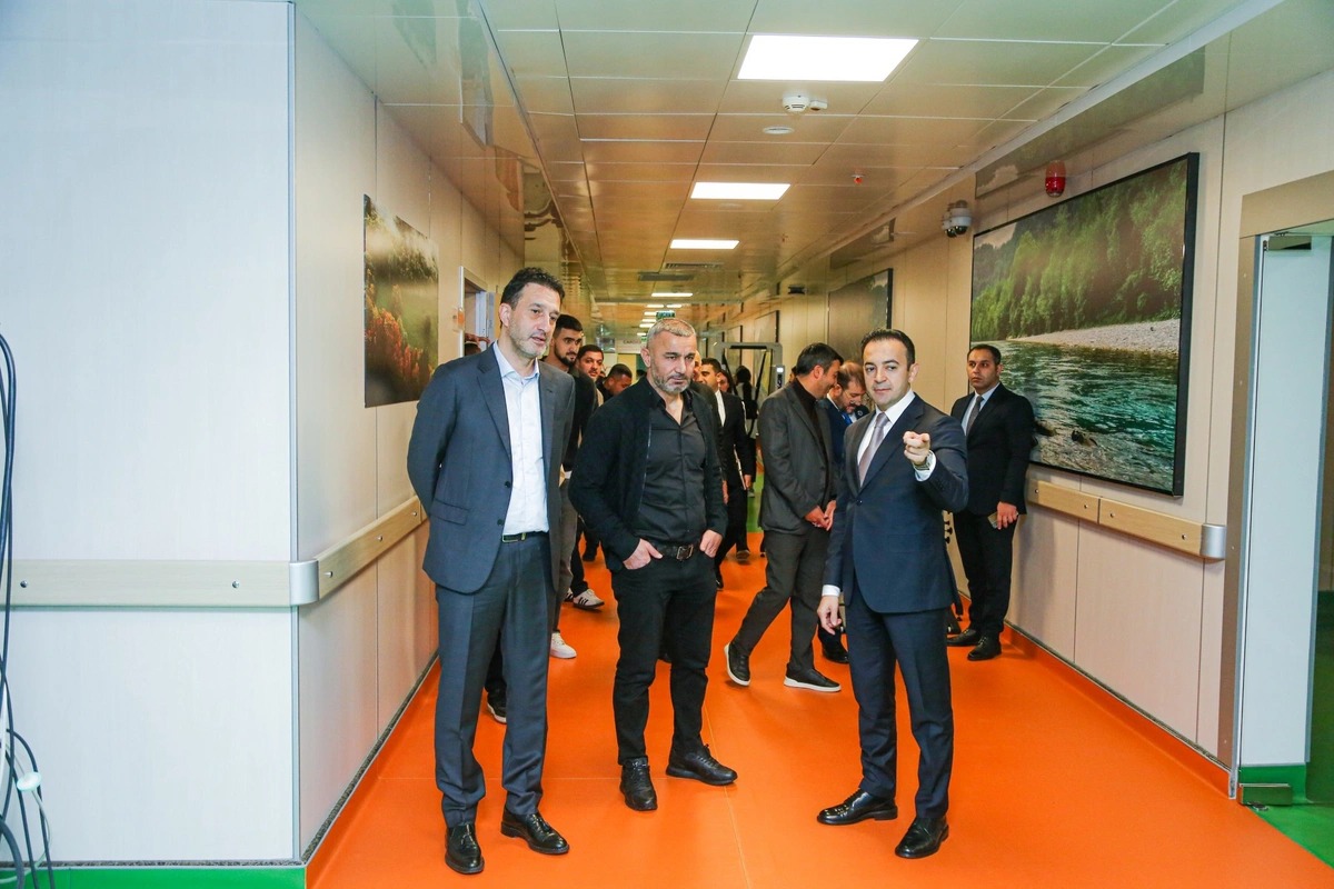 “Qarabağ” FK nümayəndələri Yeni Robotik Reabilitasiya Mərkəzini ziyarət ediblər (FOTO)