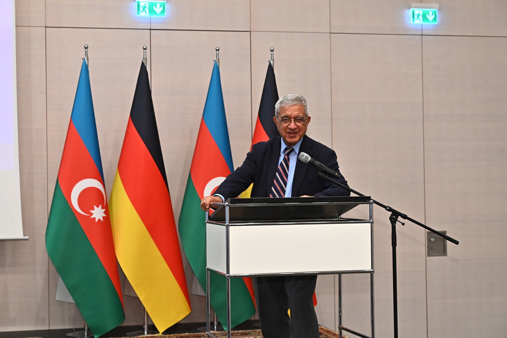 Almaniyada ADA Universiteti məzunlarının forumu keçirilib (FOTO)