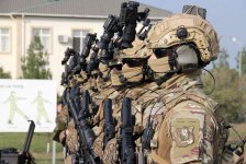 Hərbi vəzifəlilərlə təlim toplanışı keçirilib (FOTO)