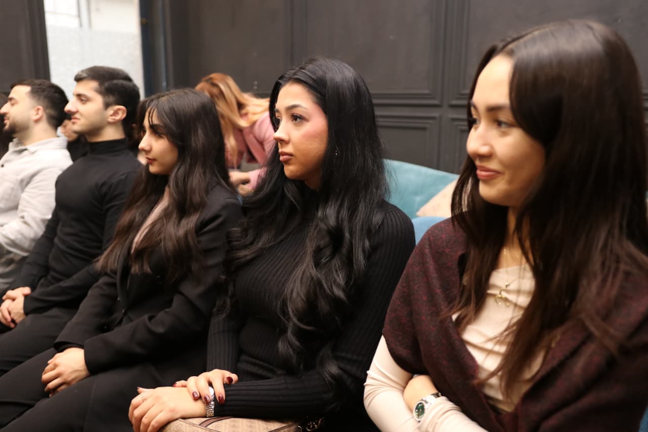 Budapeştdə diaspor gənclərinin toplantısı keçirilib (FOTO)