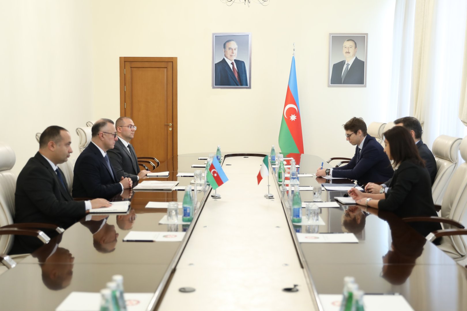 Səhiyyə Nazirliyində Azərbaycan-İtaliya səhiyyə əməkdaşlığının inkişaf perspektivləri müzakirə edilib