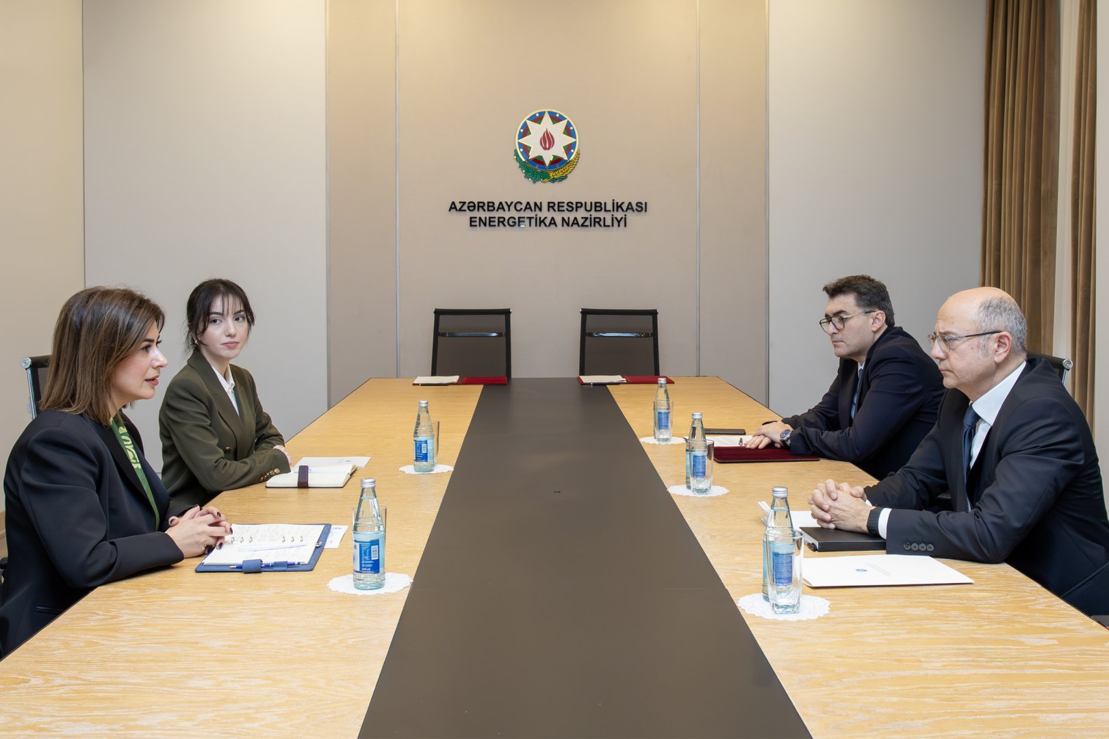 İƏT-in Təmiz Enerji Mərkəzi ilə "Ev Sahibi Ölkə Saziş"i imzalanıb