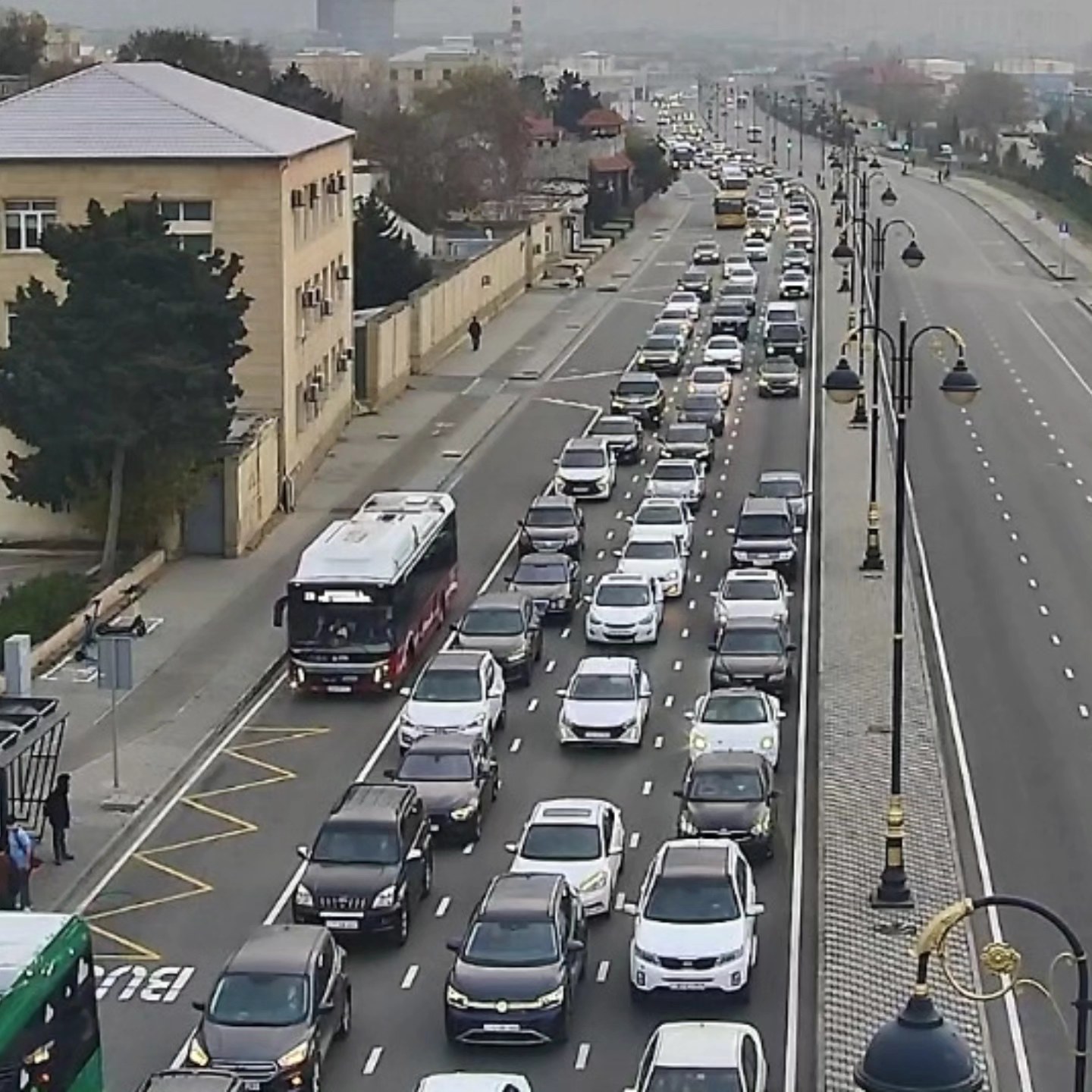 Sürücülərin NƏZƏRİNƏ: Paytaxtın bir sıra yollarında tıxac var - SİYAHI (FOTO)