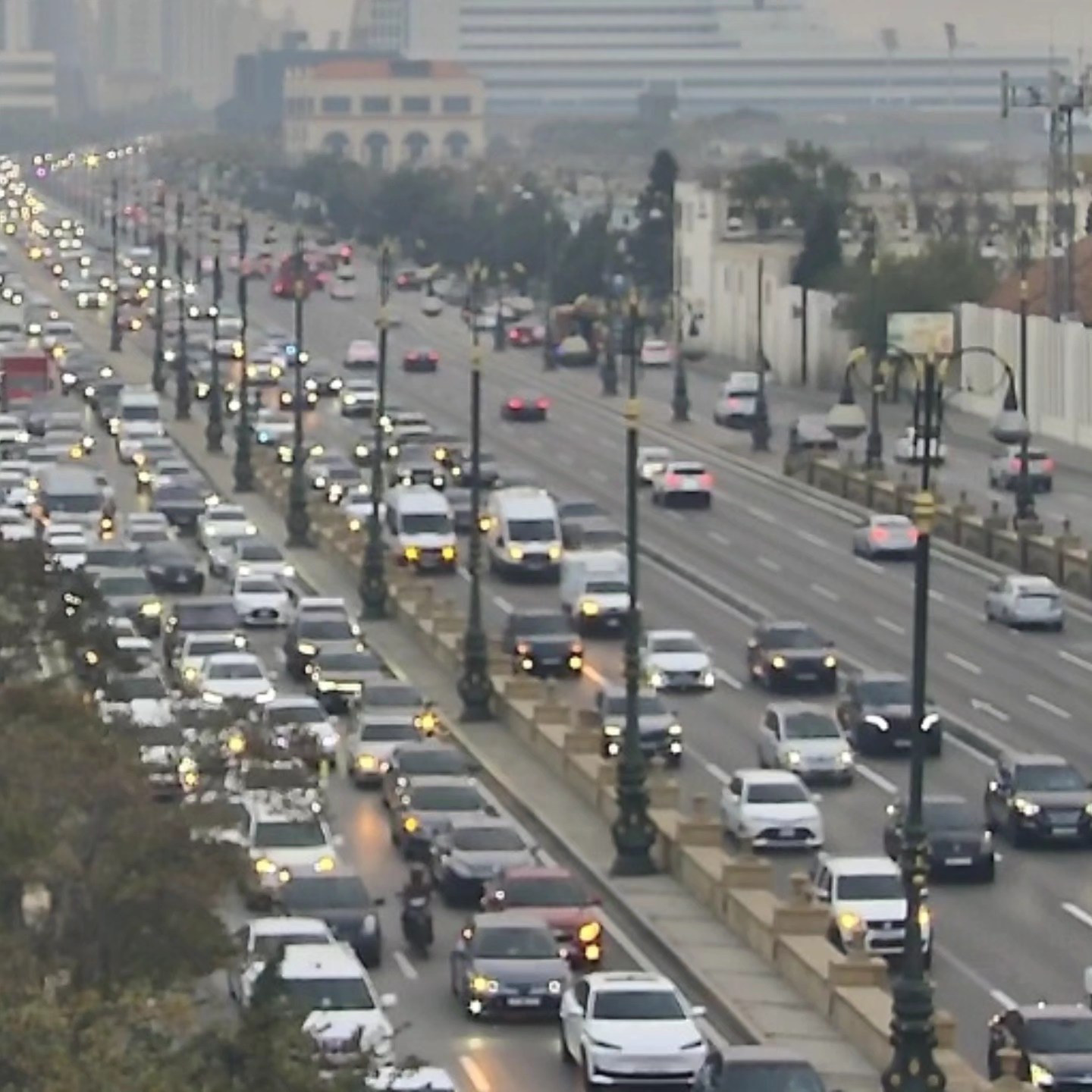 Sürücülərin NƏZƏRİNƏ: Paytaxtın bir sıra yollarında tıxac var - SİYAHI (FOTO)