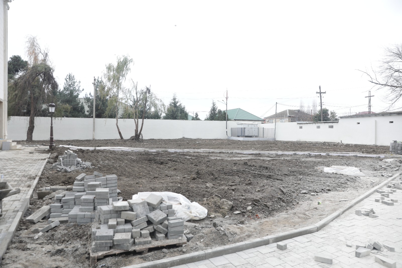 Xudat şəhərində əsaslı təmir olunan Heydər Əliyev adına parkda son tamamlanma işləri görülür (FOTO)