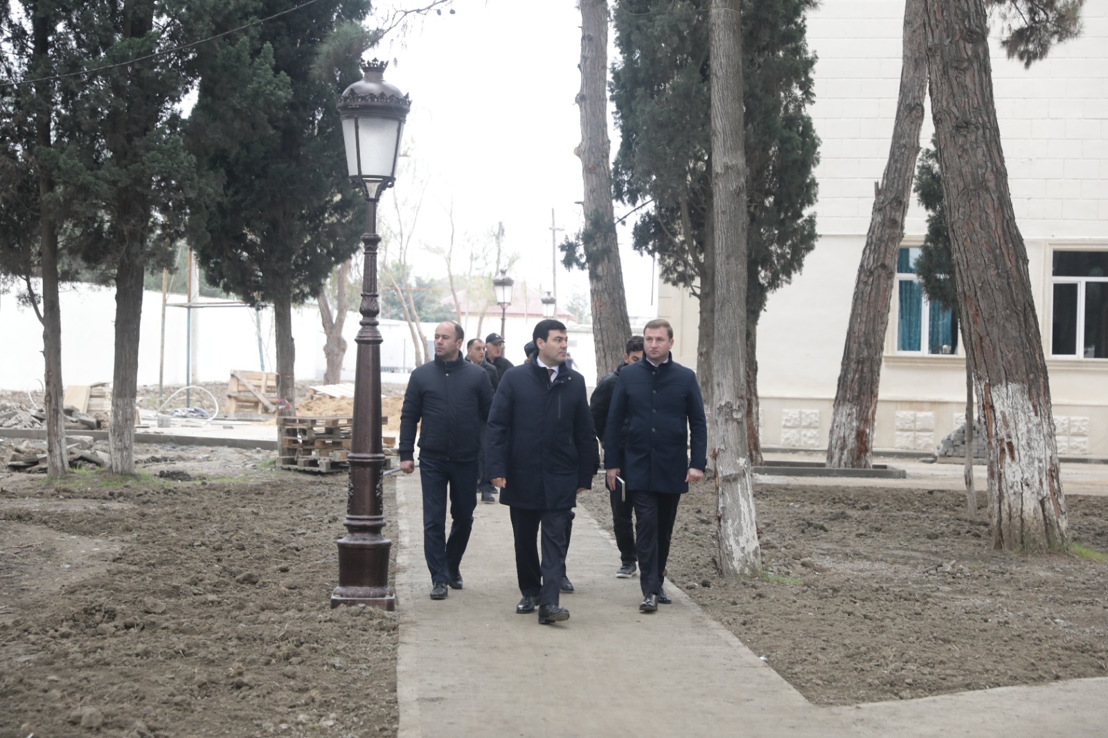 Xudat şəhərində əsaslı təmir olunan Heydər Əliyev adına parkda son tamamlanma işləri görülür (FOTO)