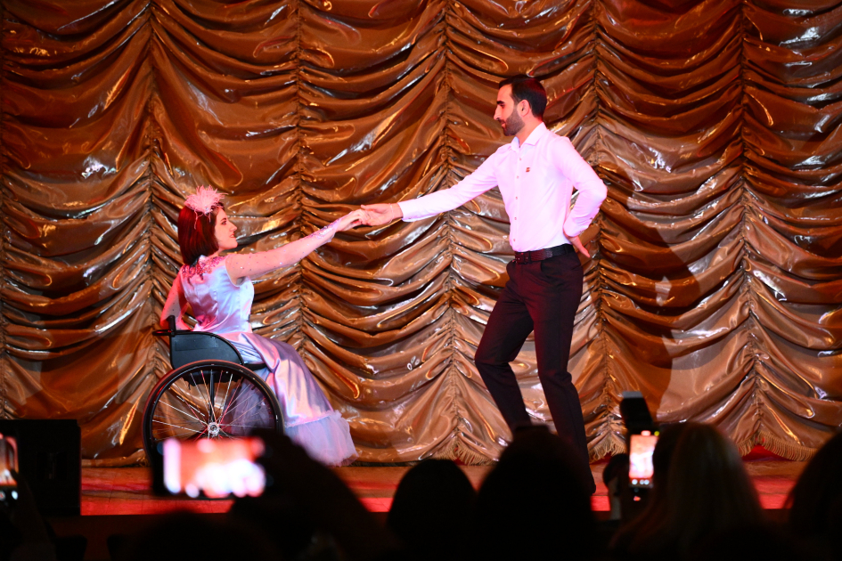 Bakıda Beynəlxalq Əlillər Gününə həsr olunmuş inklüziv konsert keçirilib (FOTO)