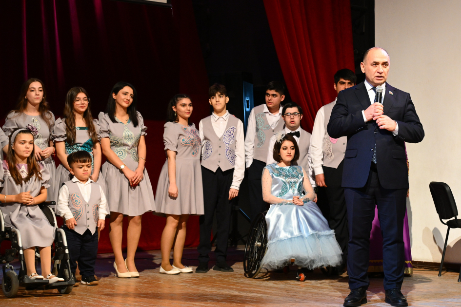 Bakıda Beynəlxalq Əlillər Gününə həsr olunmuş inklüziv konsert keçirilib (FOTO)