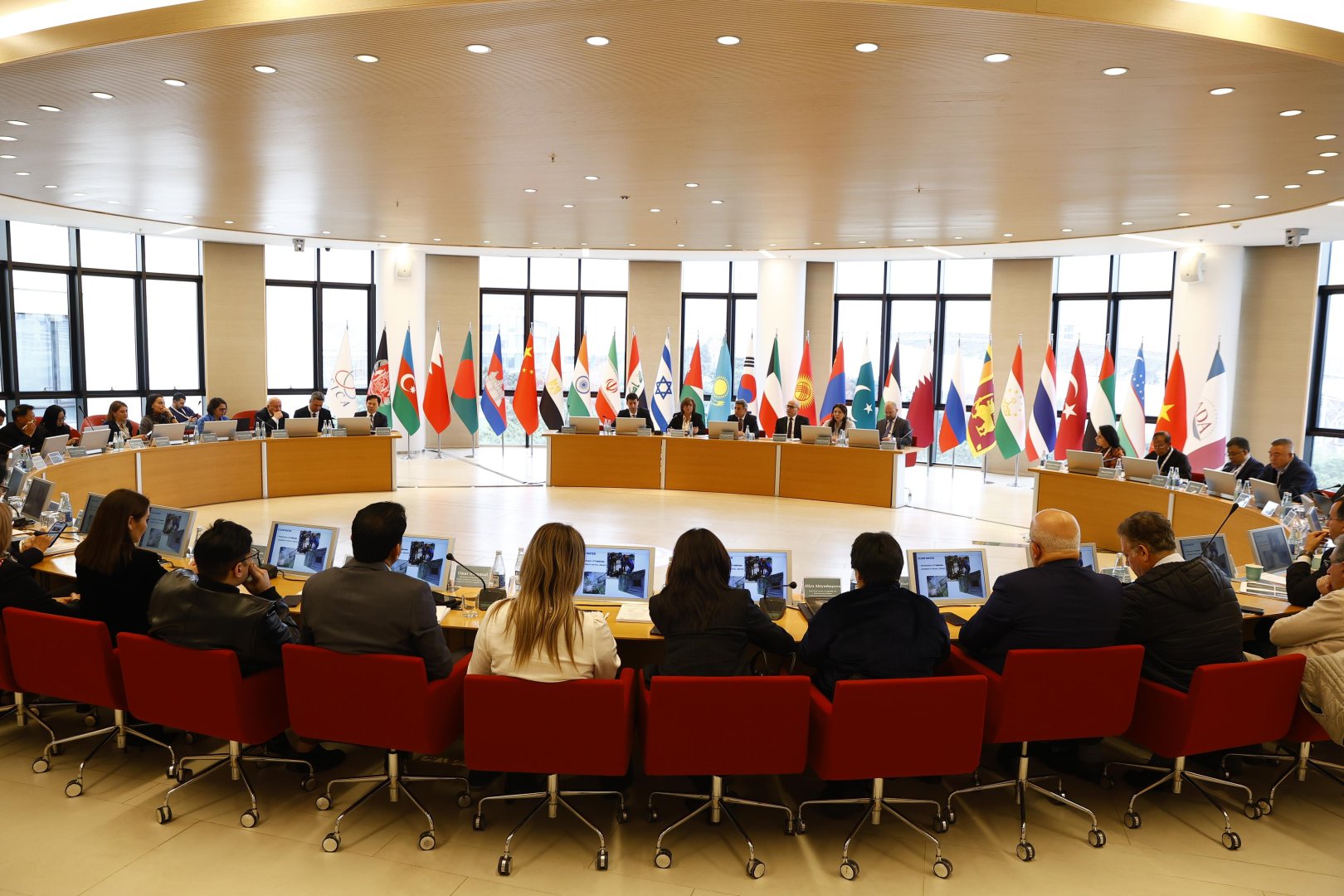 ADA Universitetində “Yaşıl Enerji və Dayanıqlılıqda Universitetlərin Rolu” konfransında Qarabağdakı bərpa işləri müzakirə edilib (FOTO)