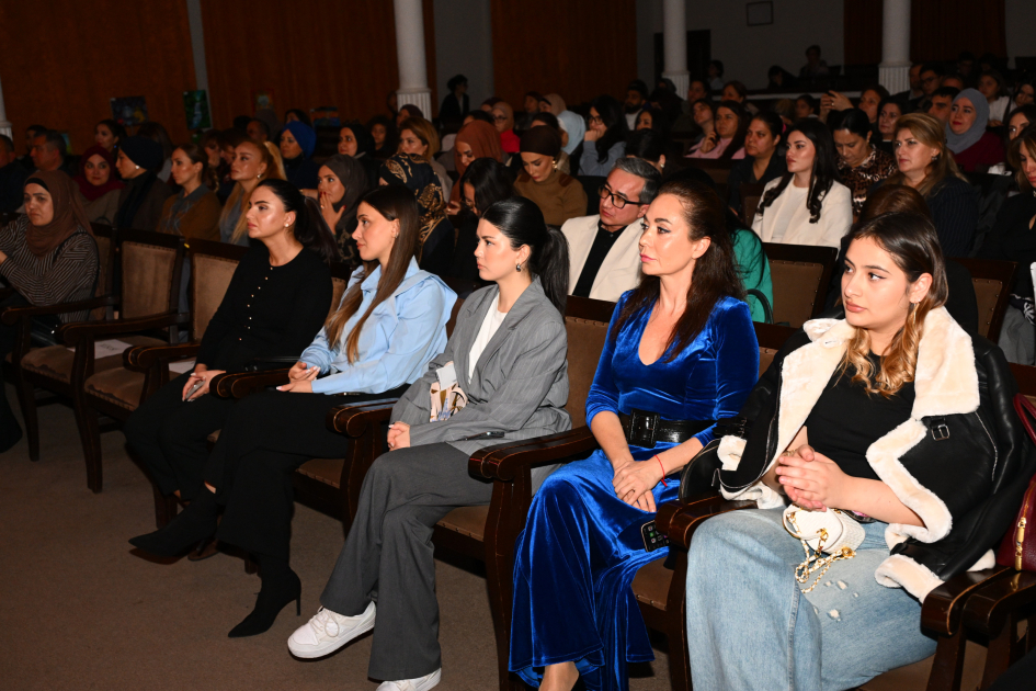 Bakıda Beynəlxalq Əlillər Gününə həsr olunmuş inklüziv konsert keçirilib (FOTO)