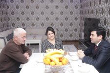 İcra başçısı şəhid Riyad Əliyarovun ailəsini ziyarət edib (FOTO)
