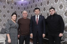 İcra başçısı şəhid Riyad Əliyarovun ailəsini ziyarət edib (FOTO)