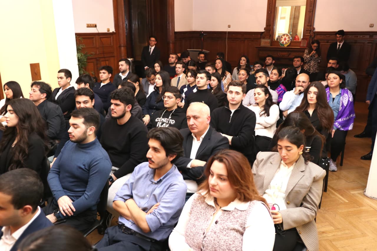 Azərbaycan diasporu yeni inkişaf mərhələsində (FOTO)