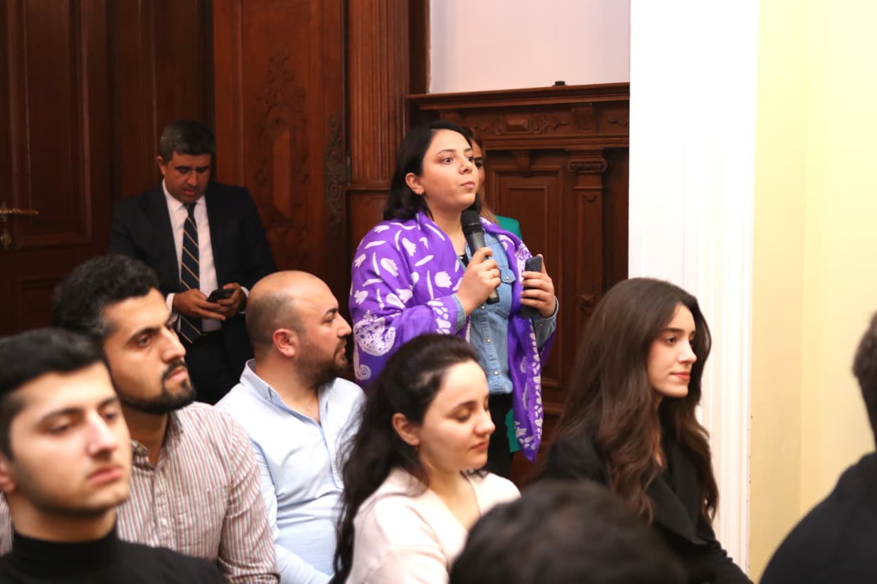 Azərbaycan diasporu yeni inkişaf mərhələsində (FOTO)