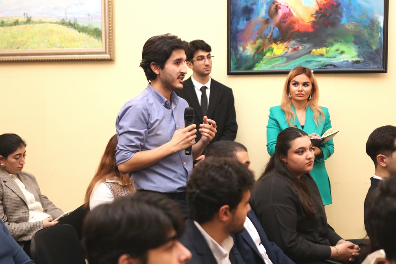 Azərbaycan diasporu yeni inkişaf mərhələsində (FOTO)