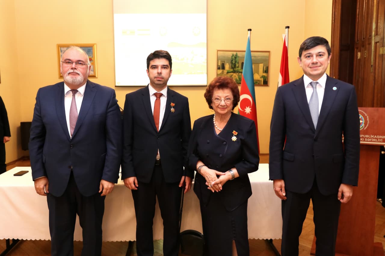 Azərbaycan diasporu yeni inkişaf mərhələsində (FOTO)