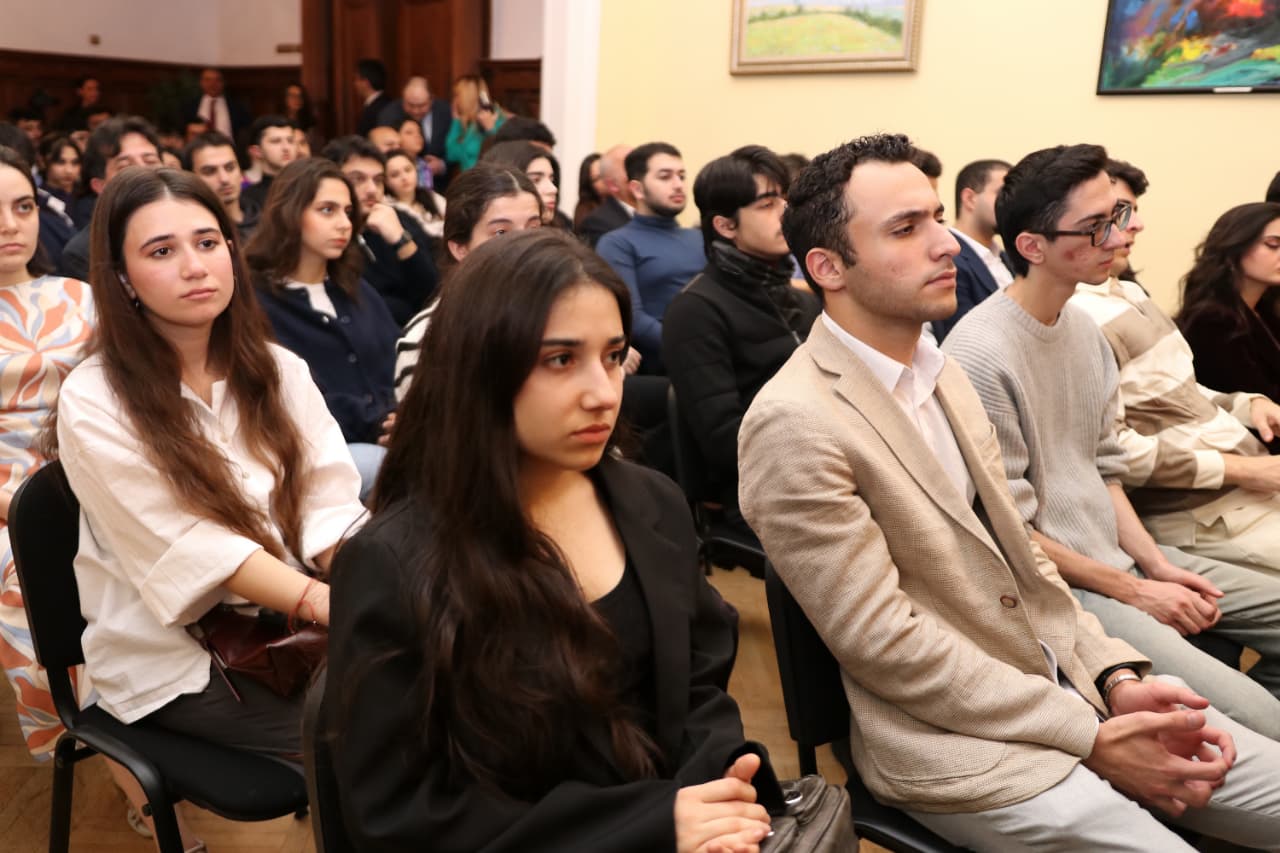 Azərbaycan diasporu yeni inkişaf mərhələsində (FOTO)