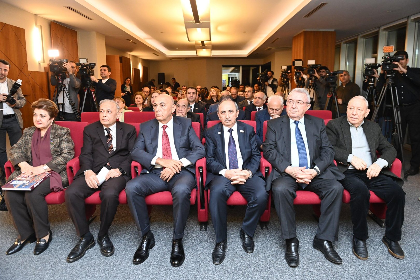 Mirzə Qədim İrəvani “Xalq Əmanəti” layihəsinin 26-cı nəşrində (FOTO)