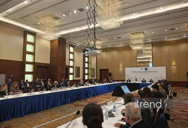 Bakıda Asiya İnkişaf Bankının dəstəyi ilə dəmir yollarının karbonsuzlaşdırılması üzrə layihənin təqdimatı keçirilib (FOTO/YENİLƏNİB)