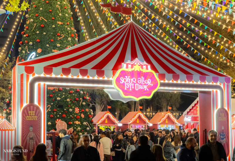 Bakı şəhərinin sevilən "Qış nağılı" yenidən Fəvvarələr meydanında! (FOTO)