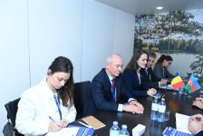 Ceyhun Bayramov Rumıniyanın xarici işlər naziri ilə görüşüb