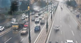 Yağıntılı hava ilə əlaqədar sıxlıq müşahidə olunan yollar açıqlanıb (FOTO)