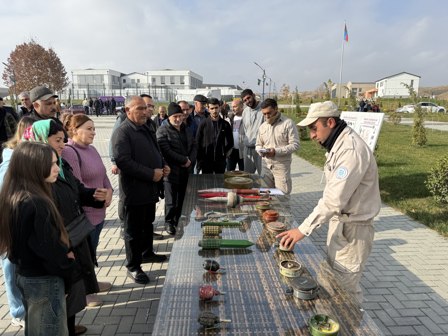 Növbəti köç karvanı Cəbrayılın Horovlu kəndinə çatıb: açarlar təqdim olunub (YENİLƏNİB) (FOTO)