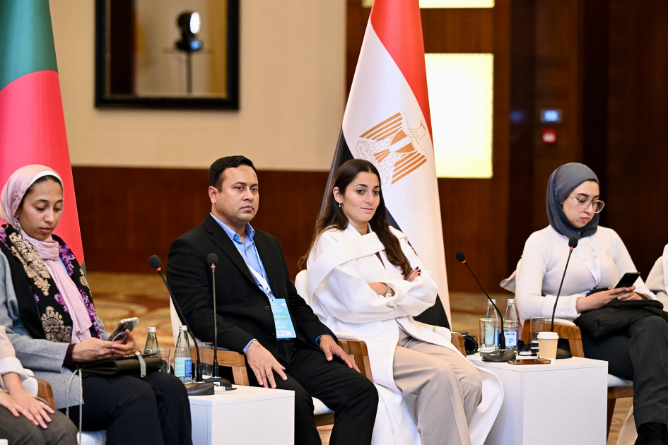 Gənclər Dialoqunun ikinci günündə D-8 Bakı Gənclər Bəyanatı qəbul olunub (FOTO)