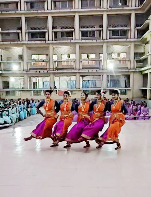 Heydər Əliyev Fondunun vitse-prezidenti Leyla Əliyeva və Bakı Media Mərkəzinin rəhbəri Arzu Əliyeva Dəkkədə uşaq evini ziyarət ediblər (FOTO)