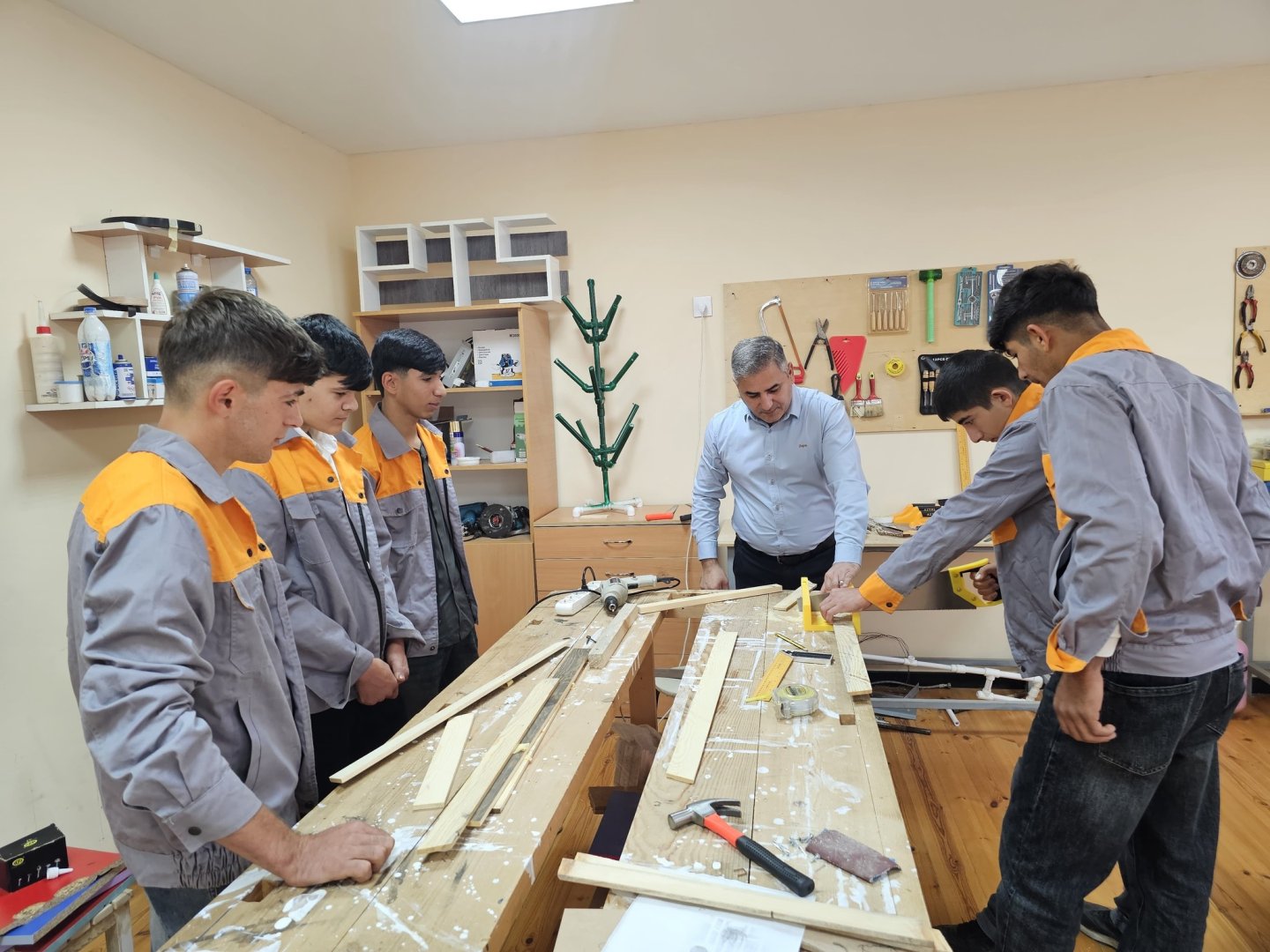 Azərbaycanda 9000-dən çox şagird peşə yönümlü təhsilə cəlb olunub (FOTO)