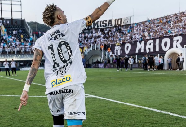 Neymar “Santos”u elitada saxladı və komandanı qitə turnirinə daşıdı