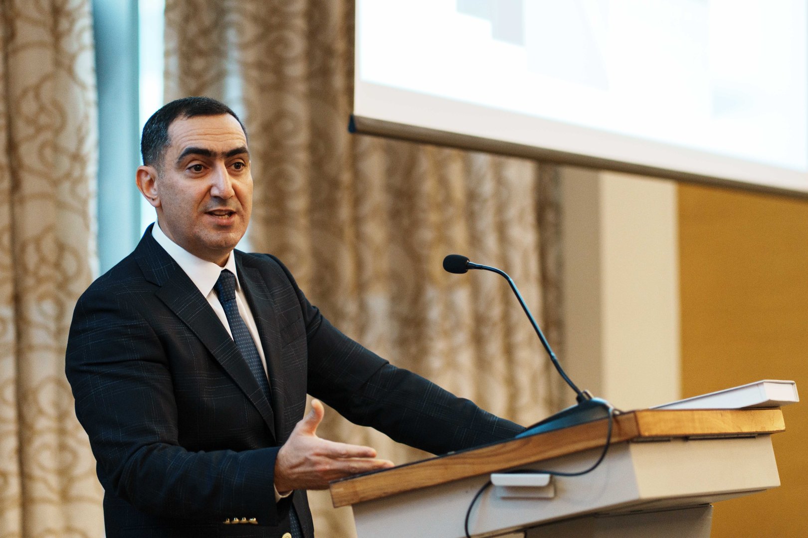 bp universitetlər üçün insan hüquqları üzrə yeni tədris vəsaitini təqdim edib (FOTO)