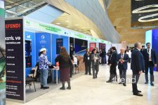 "İƏT Mədəniyyət Festivalı: Bakı Yaradıcı Həftə - 2025"in açılış mərasimində kreativ pavilyonlar və rəngarəng ekspozisiyalar təqdim olunub (FOTO)