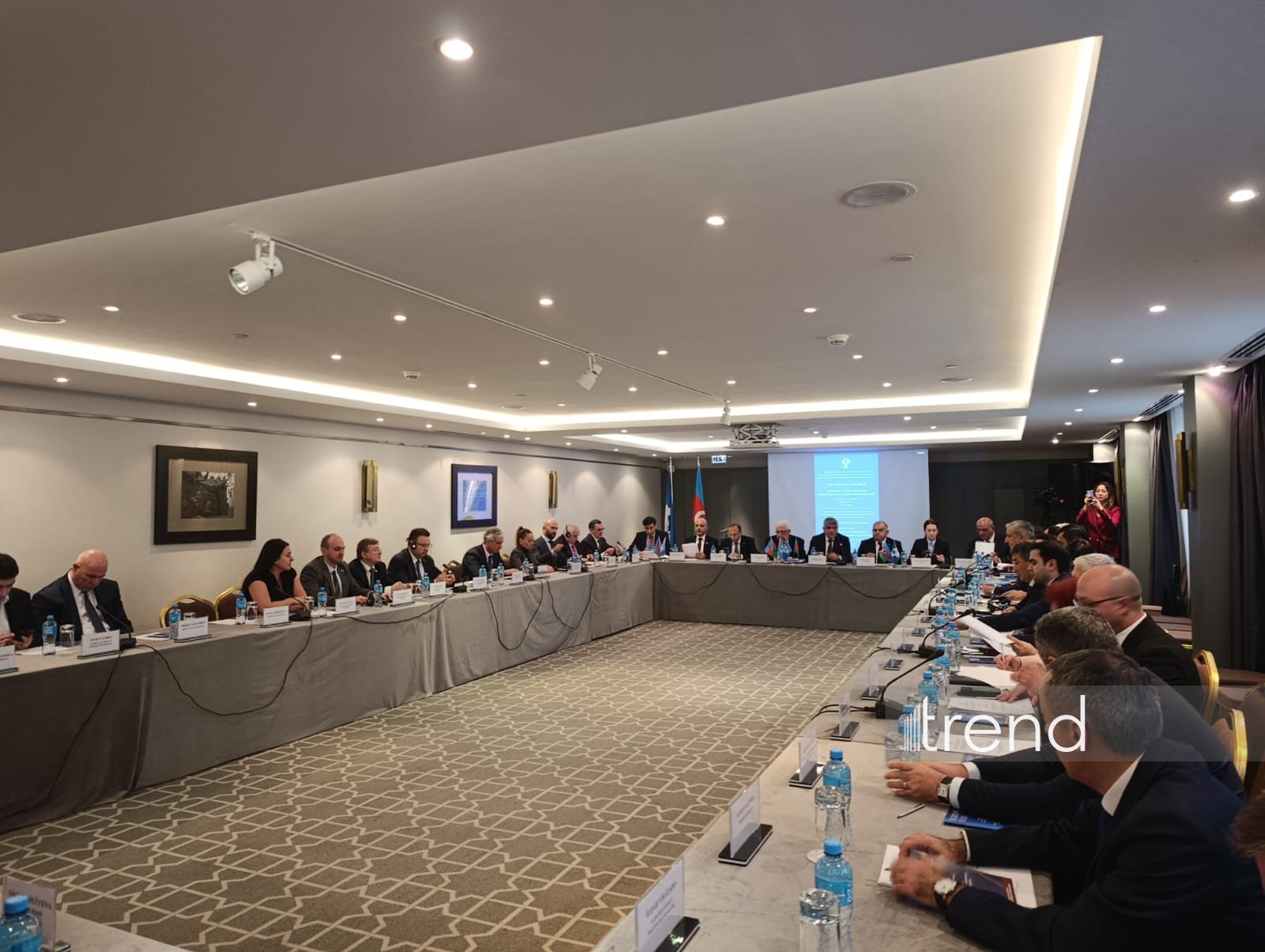 Bakıda Heydər Əliyevlə bağlı beynəlxalq konfrans öz işinə başlayıb