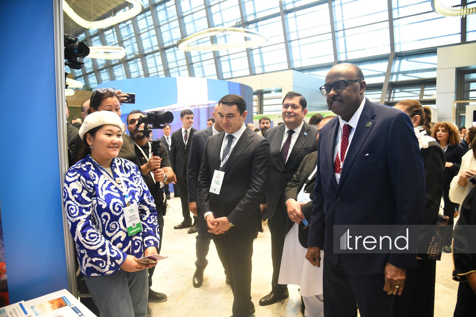 "İƏT Mədəniyyət Festivalı: Bakı Yaradıcı Həftə - 2025"in açılış mərasimində kreativ pavilyonlar və rəngarəng ekspozisiyalar təqdim olunub (FOTO)