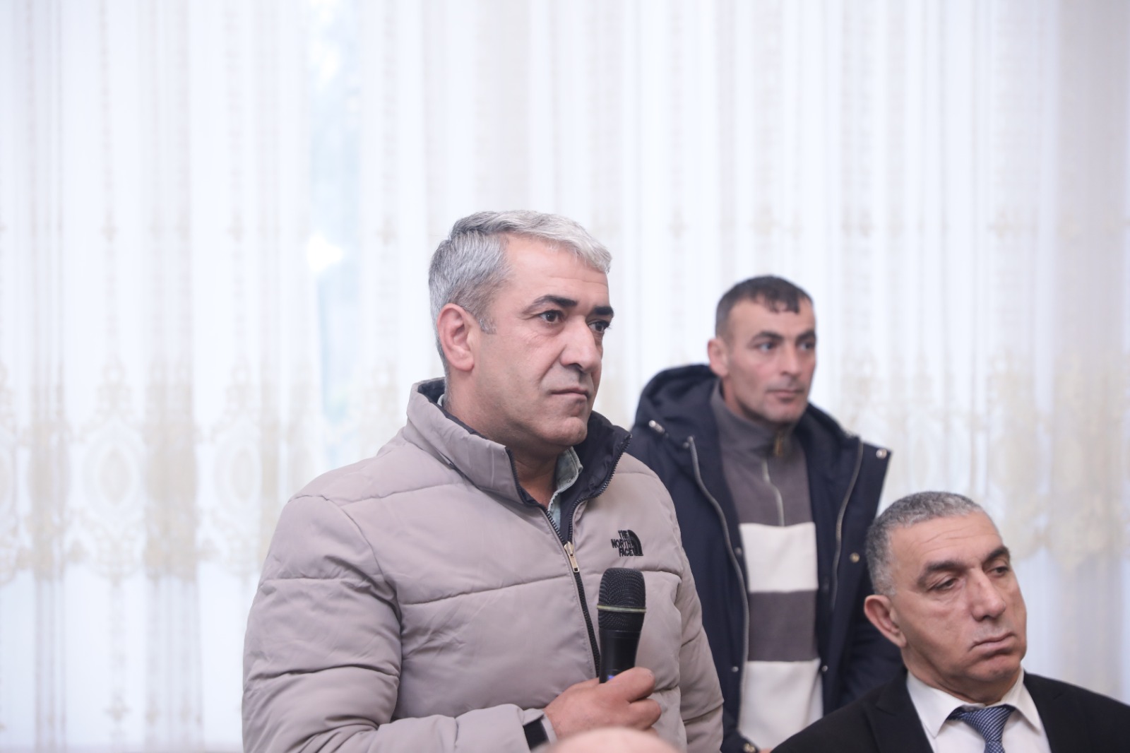 Xaçmazın Köhnə Xudat kəndində növbəti səyyar qəbul keçirilib (FOTO)