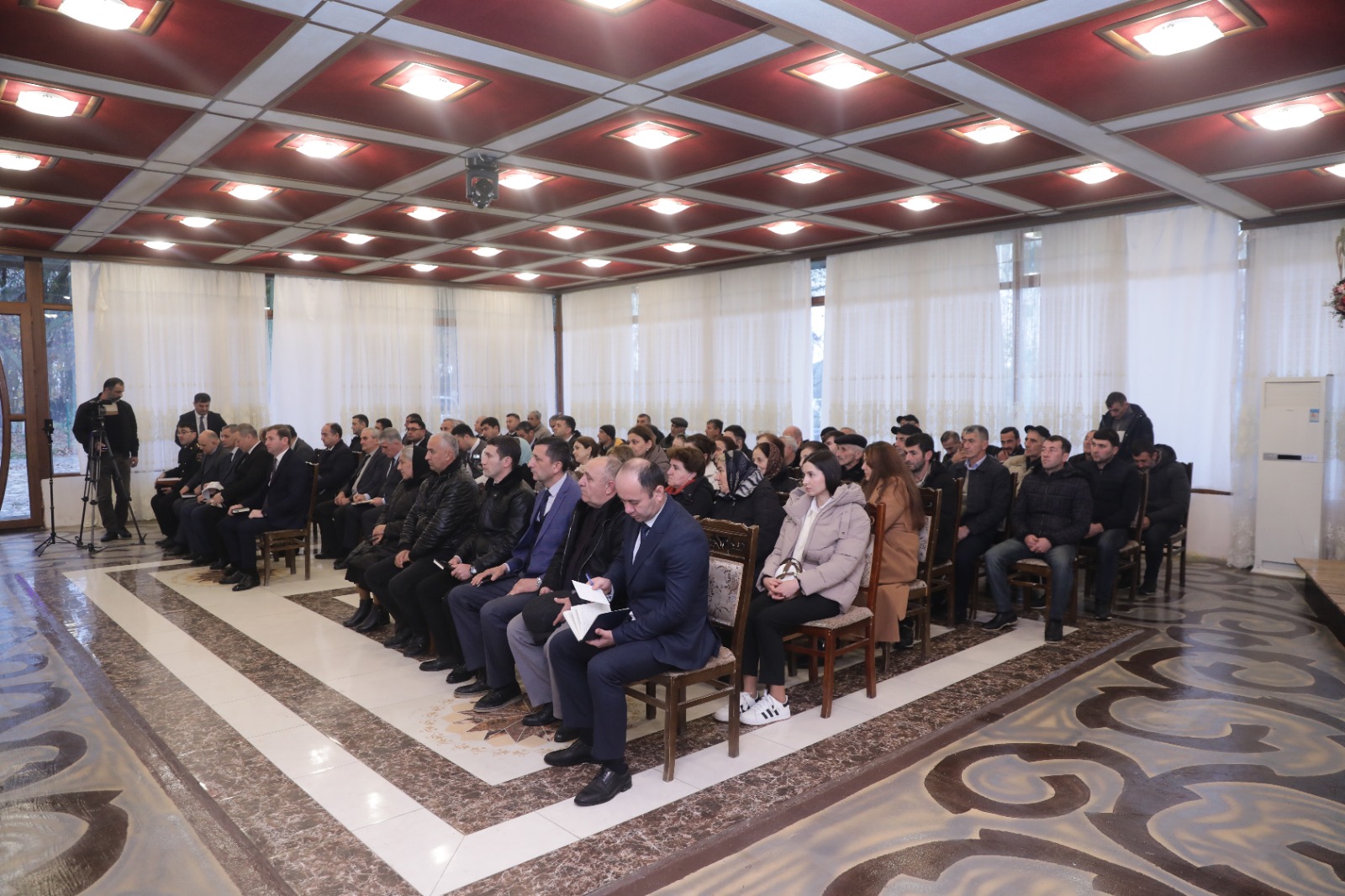 Xaçmazın Köhnə Xudat kəndində növbəti səyyar qəbul keçirilib (FOTO)