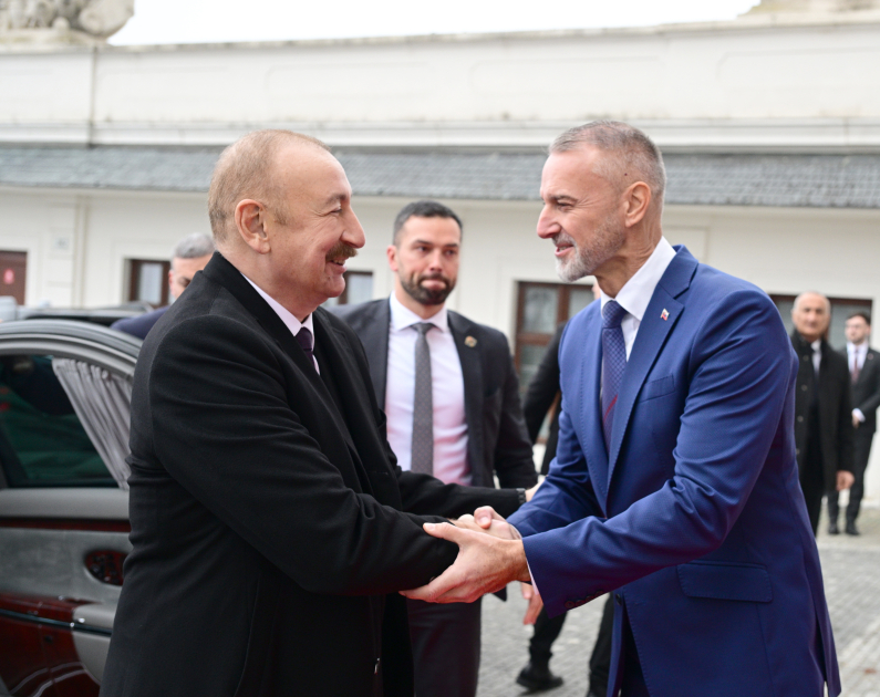 Prezident İlham Əliyevin Slovakiya Milli Şurasının sədri ilə təkbətək və geniş tərkibdə görüşləri olub (FOTO)