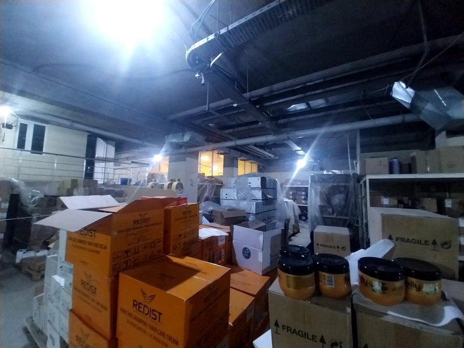 Kosmetoloji vasitələrin satışı anbarının fəaliyyəti dayandırılıb (FOTO)