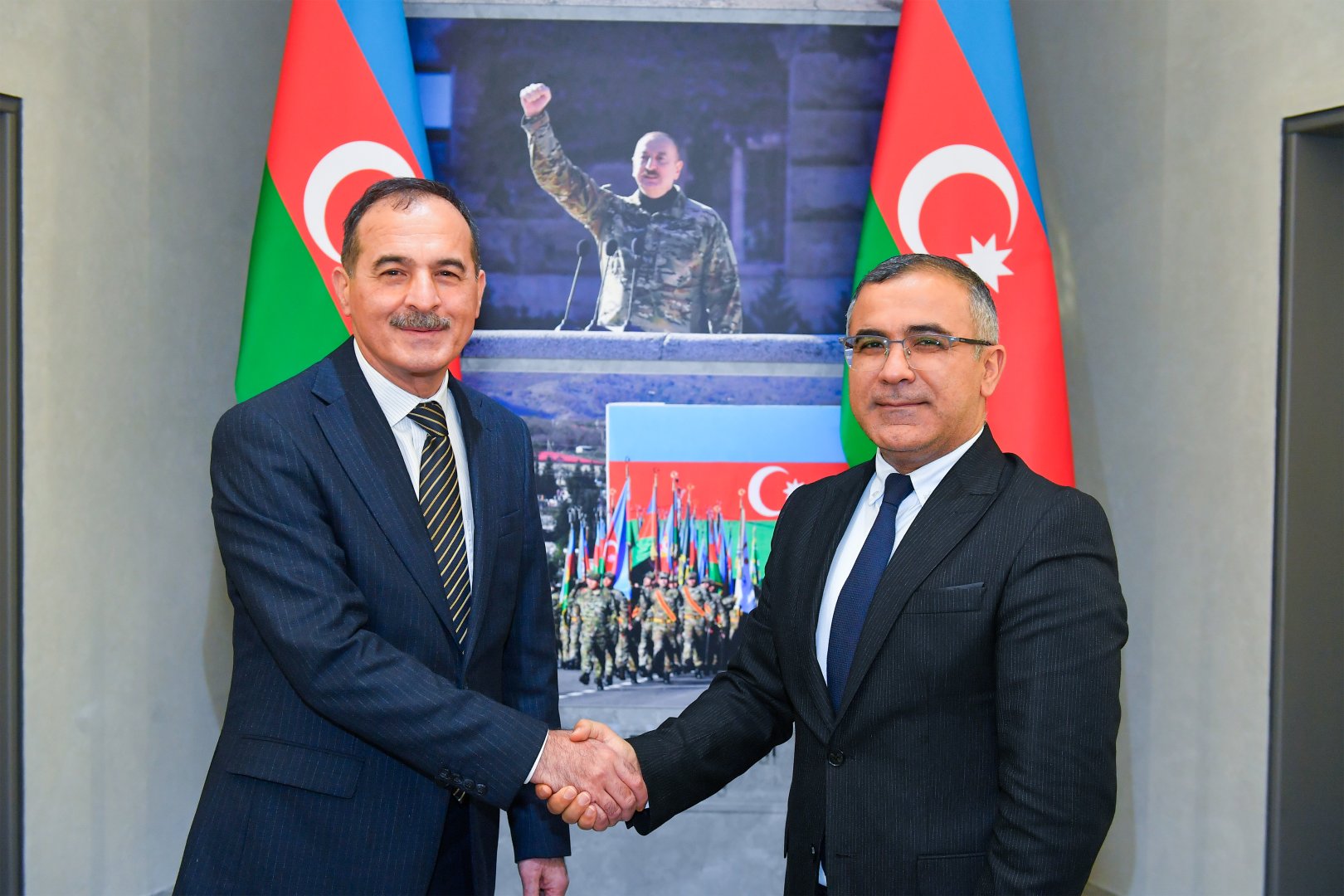 "Azərpoçt" MMC "Konstitusiya və Suverenlik İli"nə həsr olunmuş poçt markasını təqdim edib (FOTO)