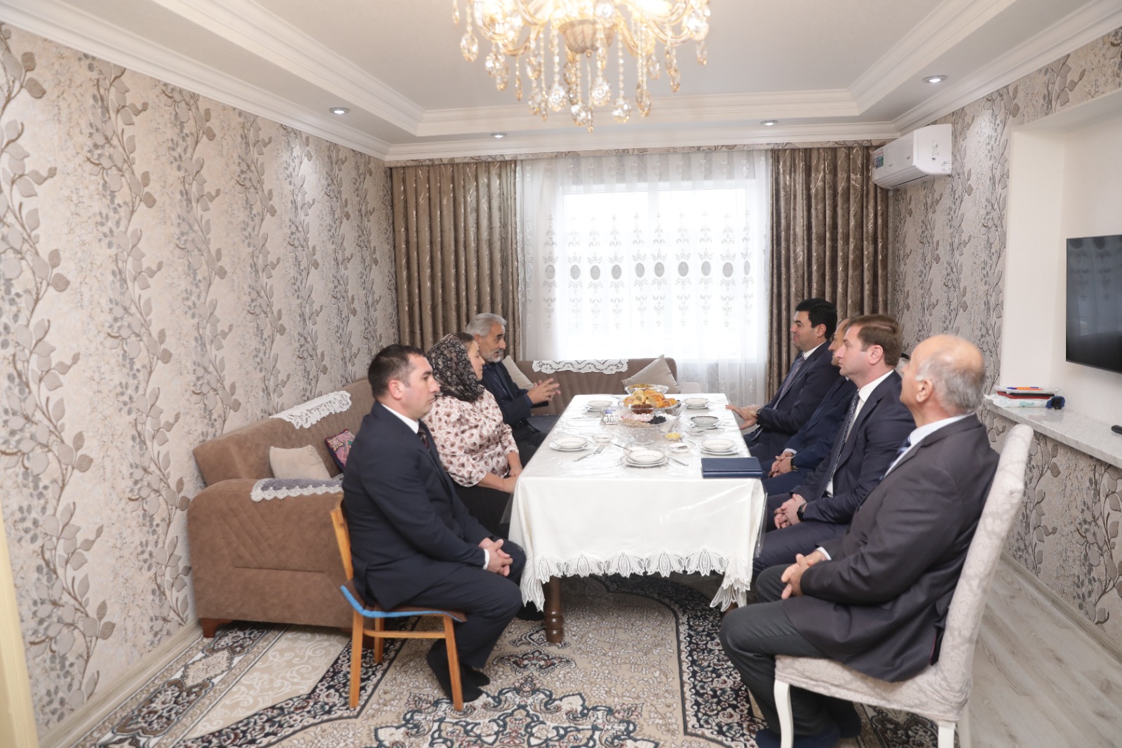 Xaçmazın İcra başçısı Xaspoladoba kəndində şəhid Rəhim İmamovun ailəsini ziyarət edib (FOTO)