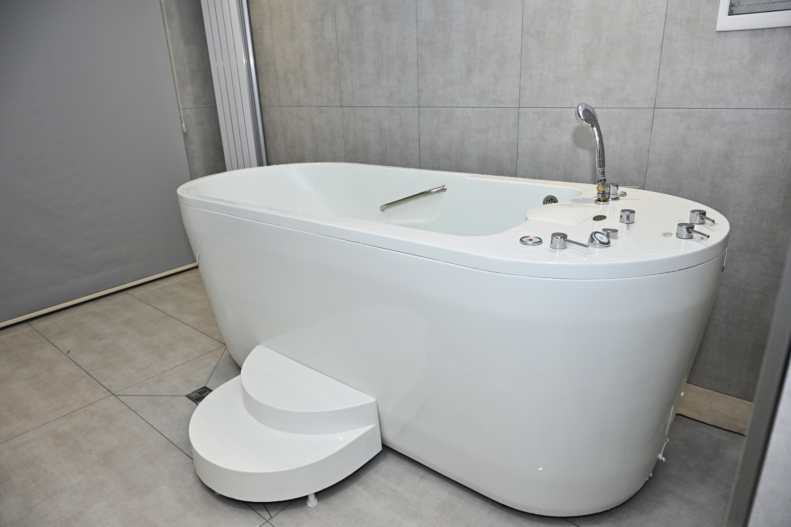 “Günəşli” sağlamlıq mərkəzində müalicə və istirahət şəraiti yaxşılaşdırılıb (FOTO)