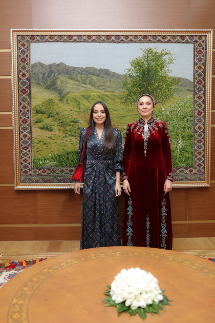 Heydər Əliyev Fondu ilə Qayğıya ehtiyacı olan uşaqlara yardım üzrə xeyriyyə Fondu arasında anlaşma memorandumu imzalanıb (FOTO)