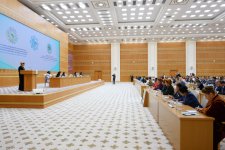 Heydər Əliyev Fondunun vitse-prezidenti Leyla Əliyeva Türkmənistanda beynəlxalq konfransda iştirak edib (FOTO)