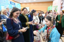 Heydər Əliyev Fondunun vitse-prezidenti Leyla Əliyeva Türkmənistanda beynəlxalq konfransda iştirak edib (FOTO)