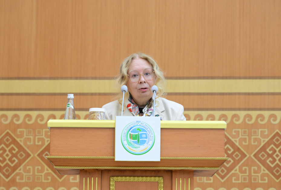 Heydər Əliyev Fondunun vitse-prezidenti Leyla Əliyeva Türkmənistanda beynəlxalq konfransda iştirak edib (FOTO)