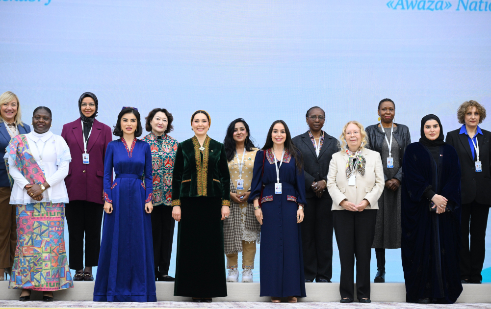 Heydər Əliyev Fondunun vitse-prezidenti Leyla Əliyeva Türkmənistanda beynəlxalq konfransda iştirak edib (FOTO)